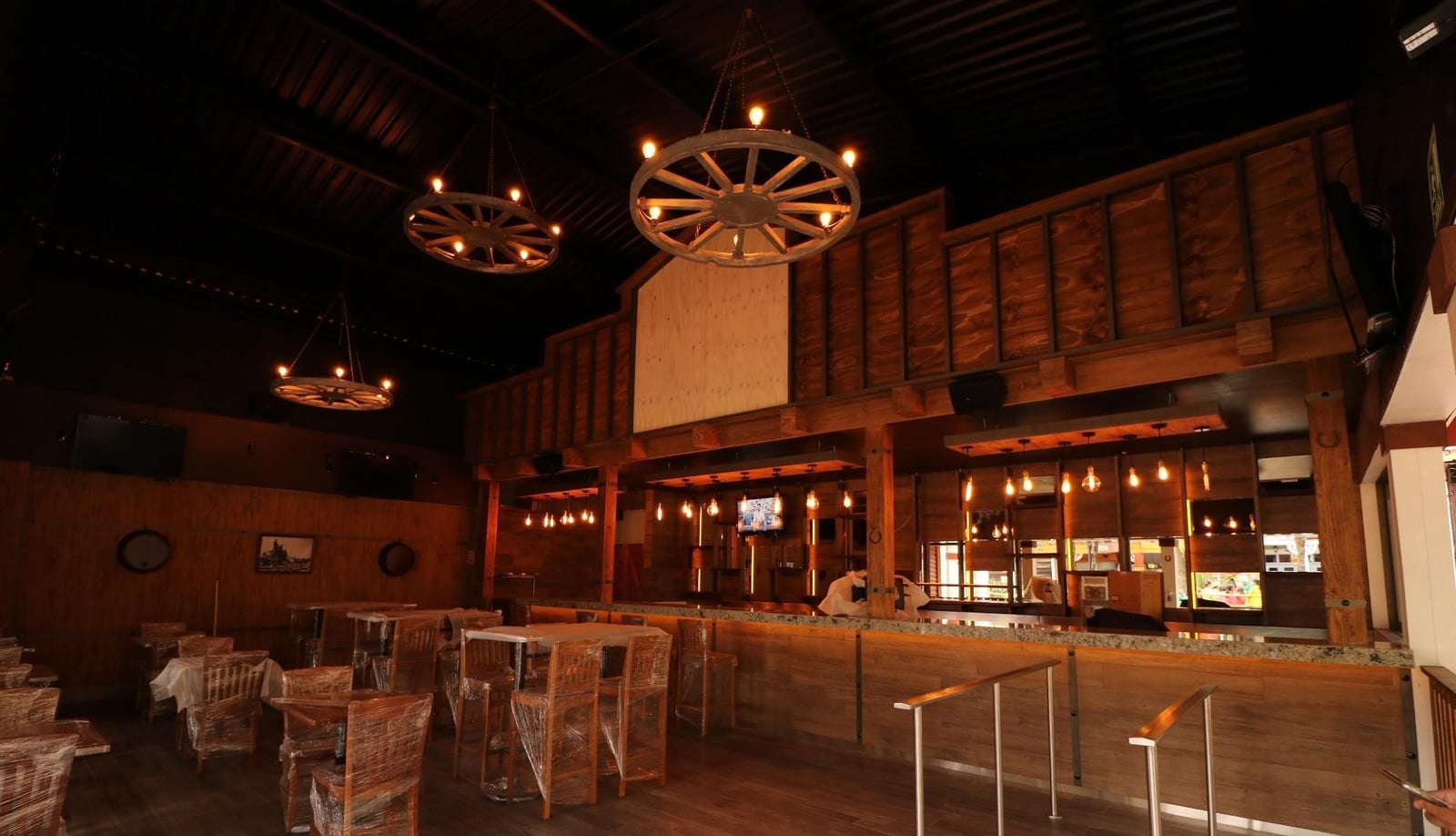 Salón del Sports Bar al cierre de obra