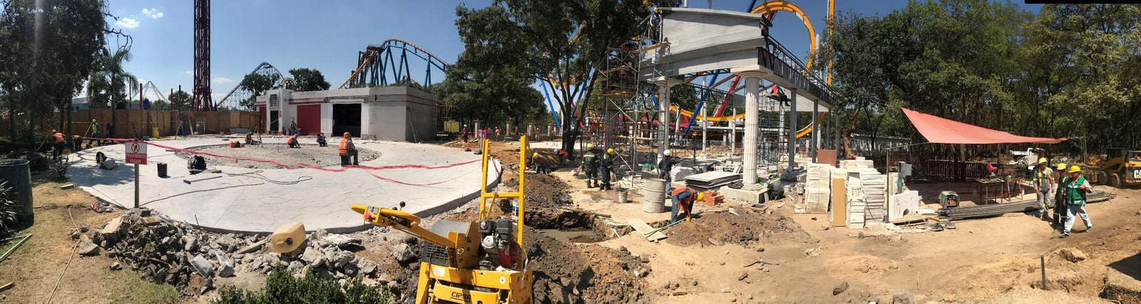 Obra civil y estructura de Wonder Woman Coaster en proceso